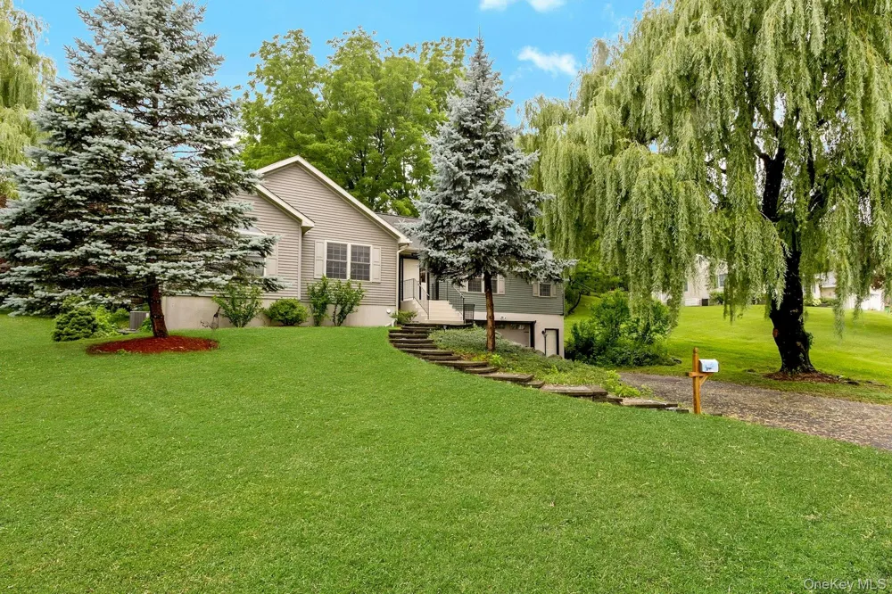188 Hoyt Street Port Ewen, NY 12466