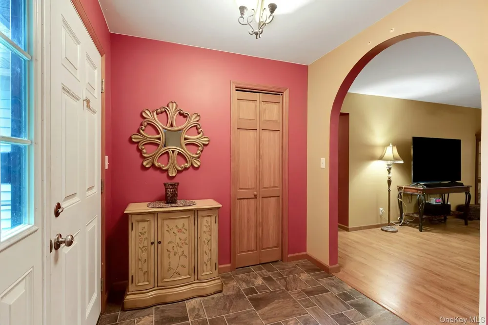188 Hoyt Street Port Ewen, NY 12466