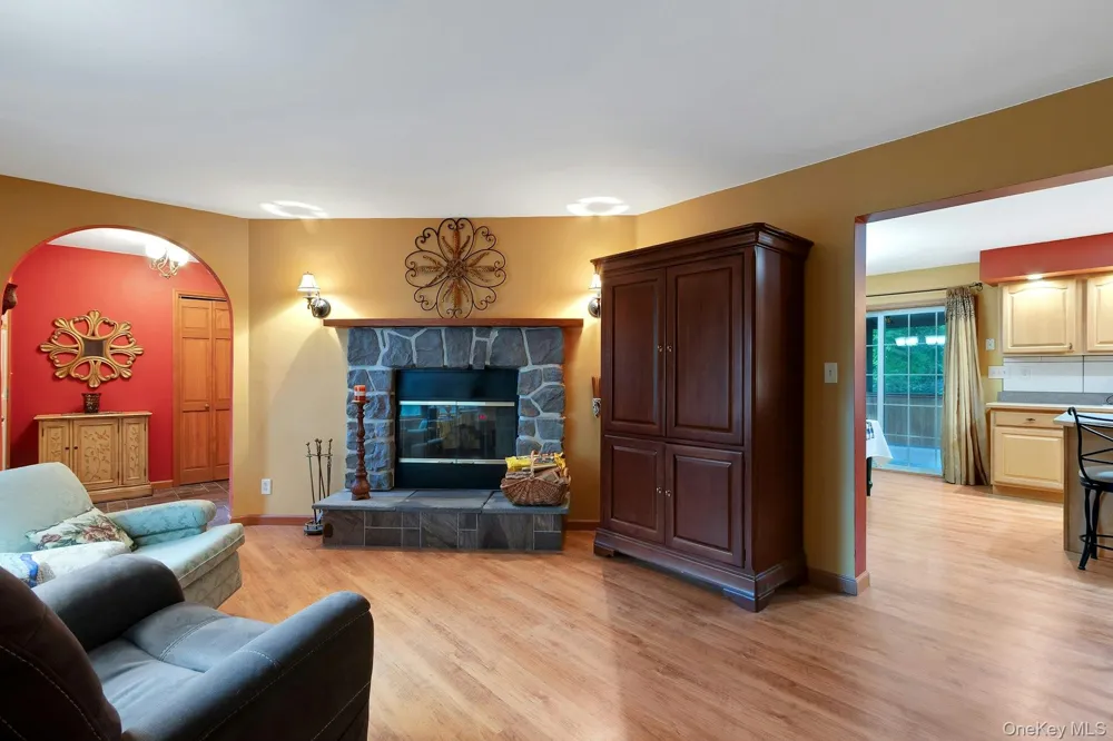188 Hoyt Street Port Ewen, NY 12466
