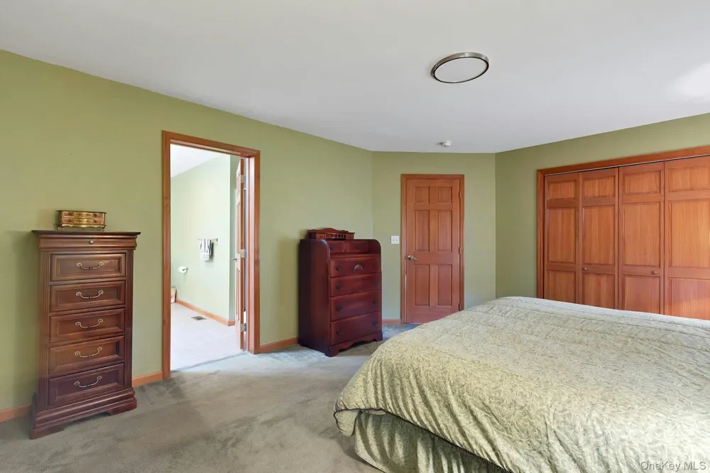188 Hoyt Street Port Ewen, NY 12466