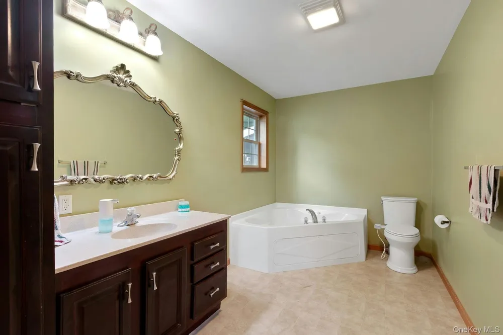 188 Hoyt Street Port Ewen, NY 12466