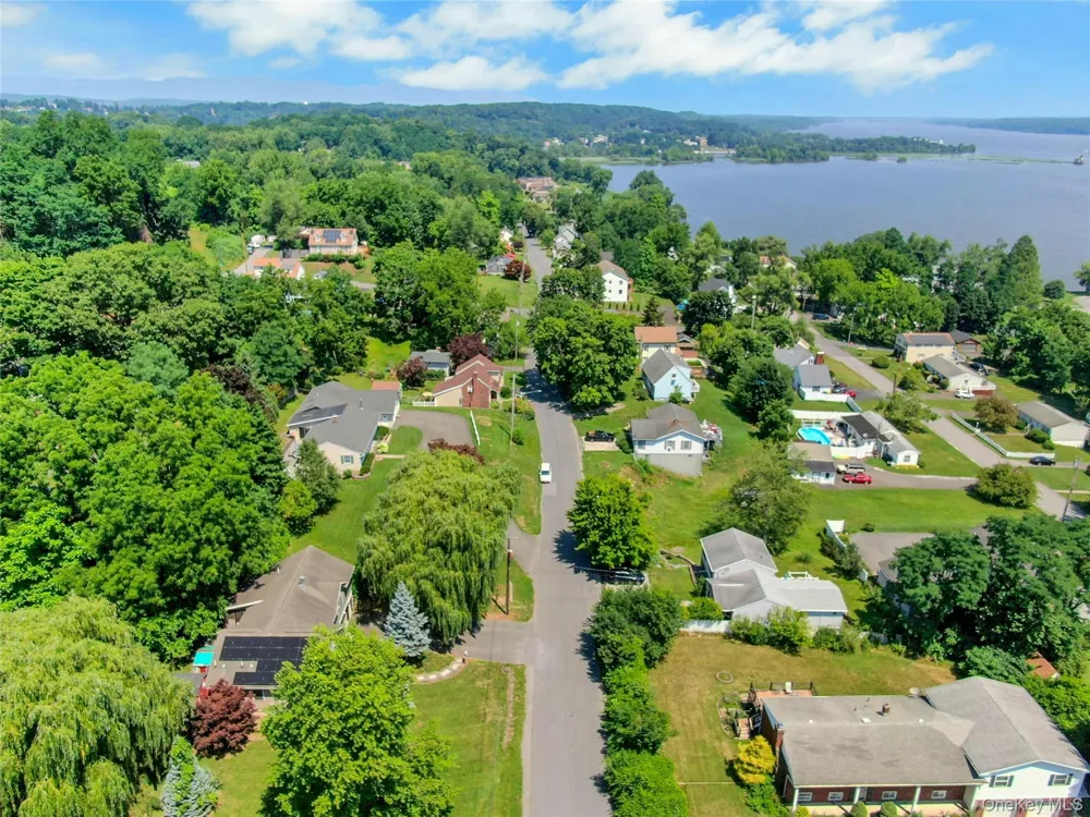 188 Hoyt Street Port Ewen, NY 12466