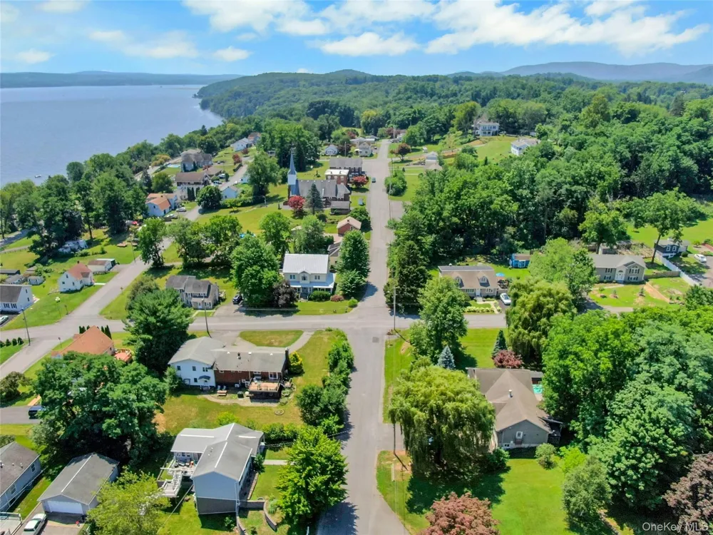 188 Hoyt Street Port Ewen, NY 12466