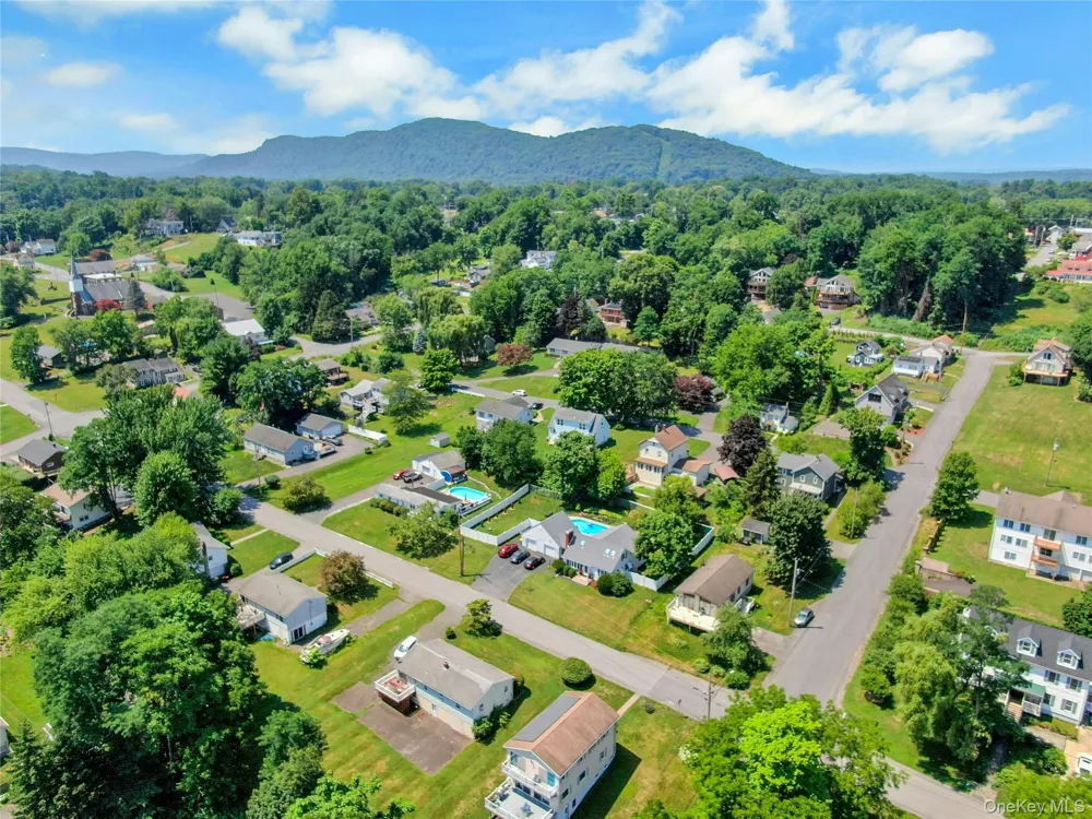 188 Hoyt Street Port Ewen, NY 12466