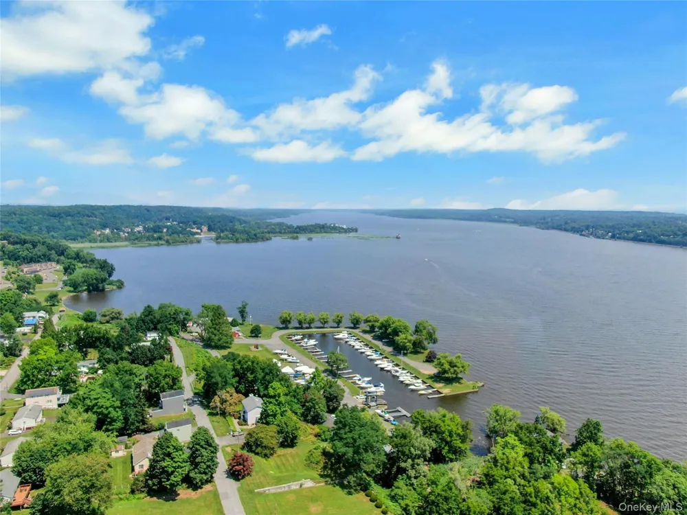 188 Hoyt Street Port Ewen, NY 12466