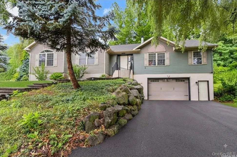 188 Hoyt Street Port Ewen, NY 12466