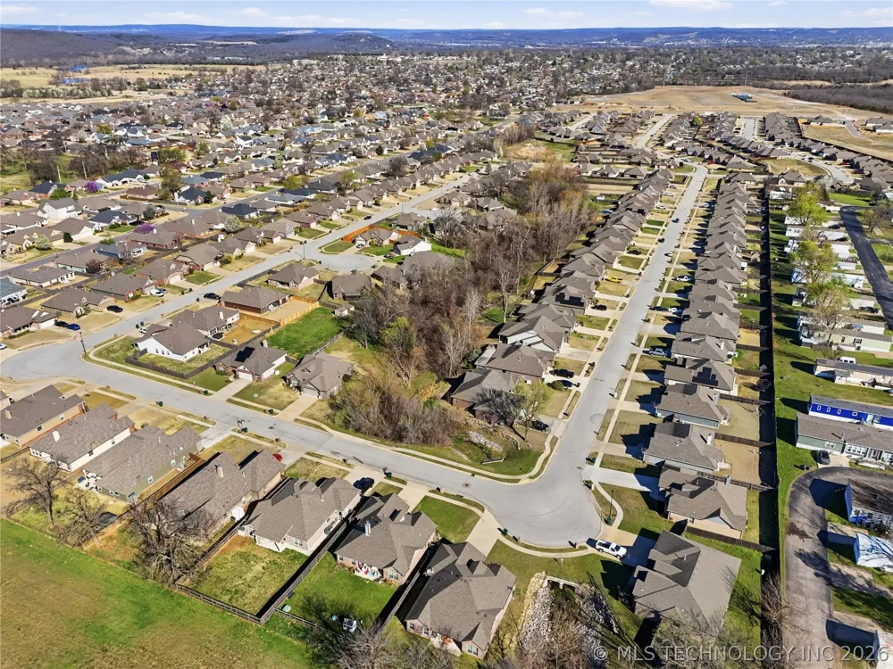 5421 Skylane Drive Sand Springs, OK 74063