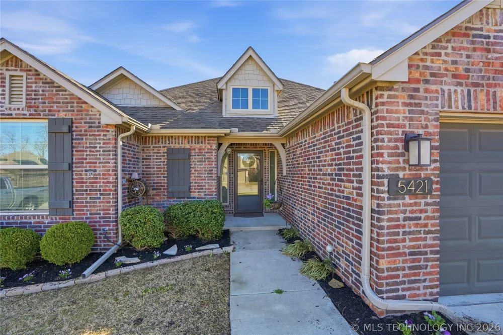 5421 Skylane Drive Sand Springs, OK 74063
