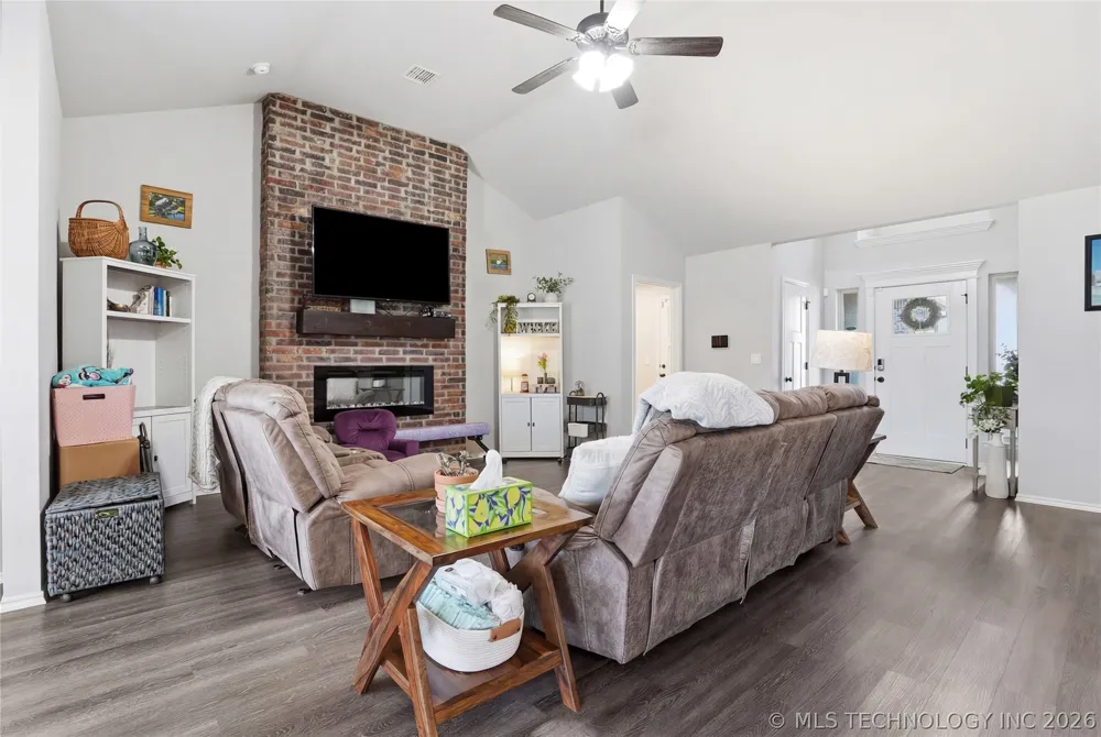 5421 Skylane Drive Sand Springs, OK 74063
