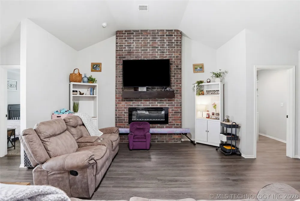 5421 Skylane Drive Sand Springs, OK 74063