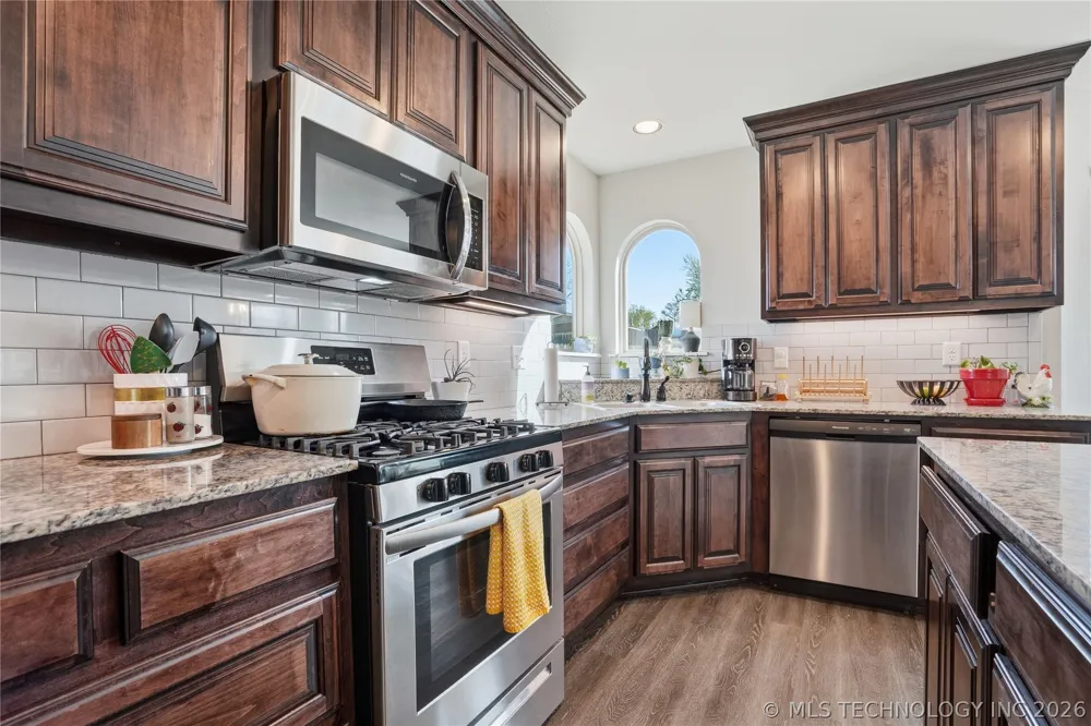 5421 Skylane Drive Sand Springs, OK 74063