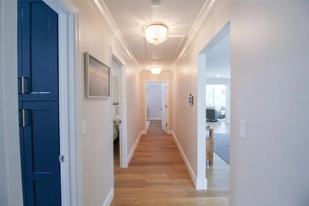 691 RUSSELL STREET Longboat Key, FL 34228