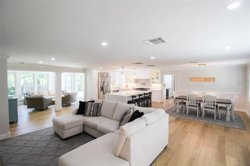 691 RUSSELL STREET Longboat Key, FL 34228