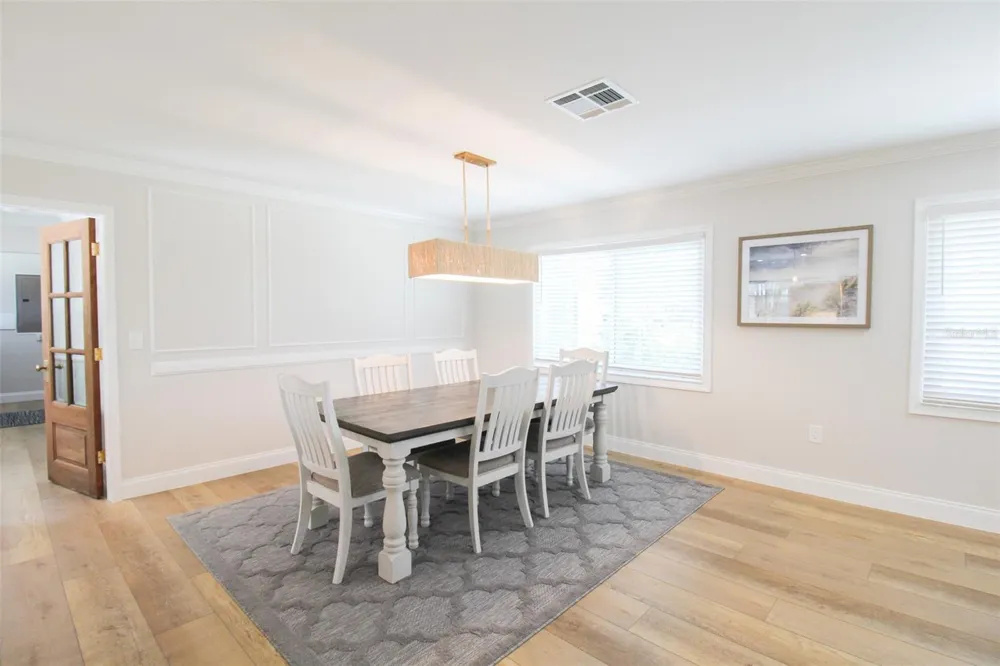 691 RUSSELL STREET Longboat Key, FL 34228