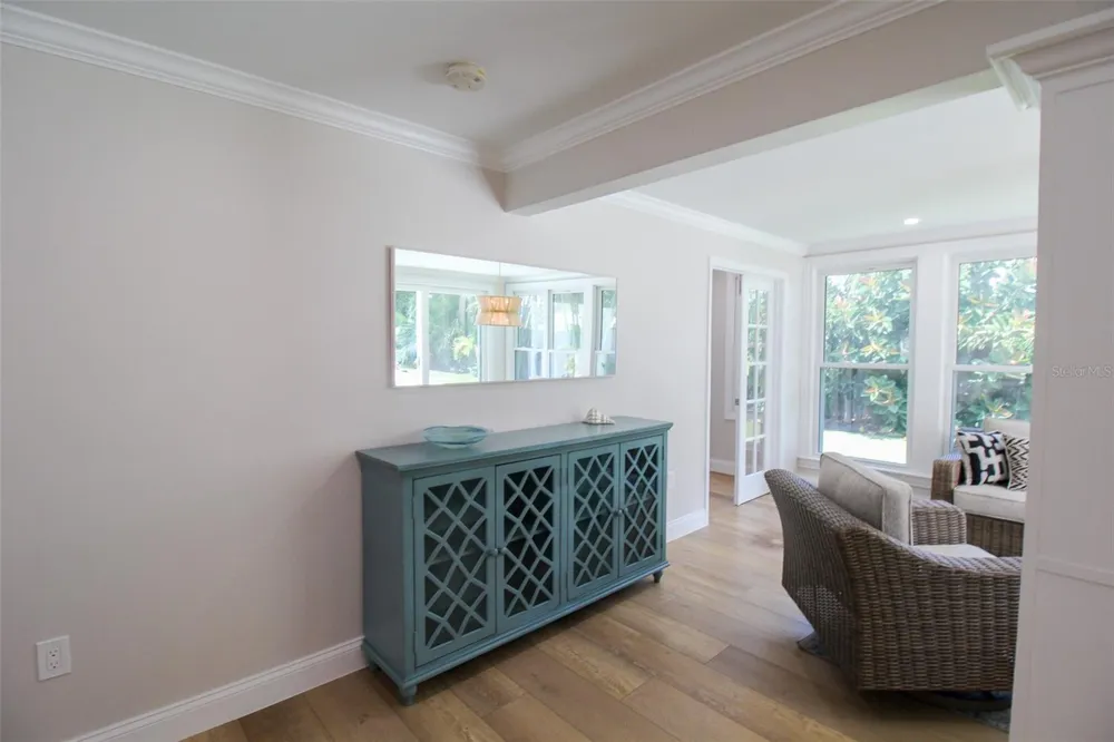 691 RUSSELL STREET Longboat Key, FL 34228
