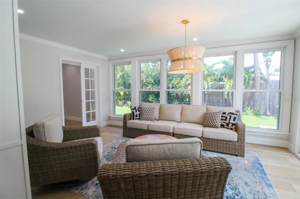 691 RUSSELL STREET Longboat Key, FL 34228