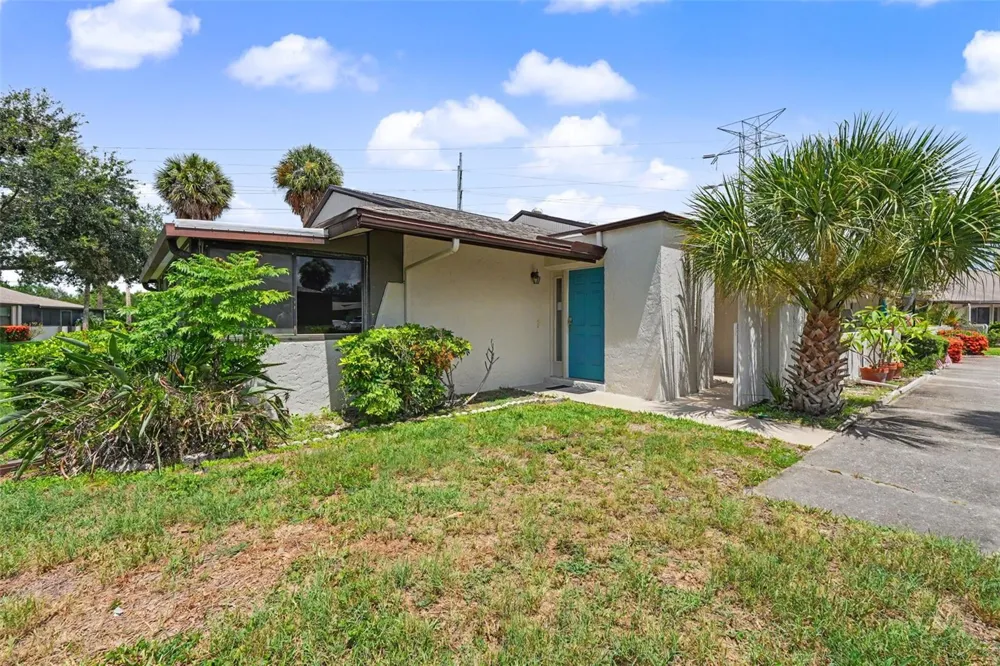1502 16TH CIRCLE SE Largo, FL 33771