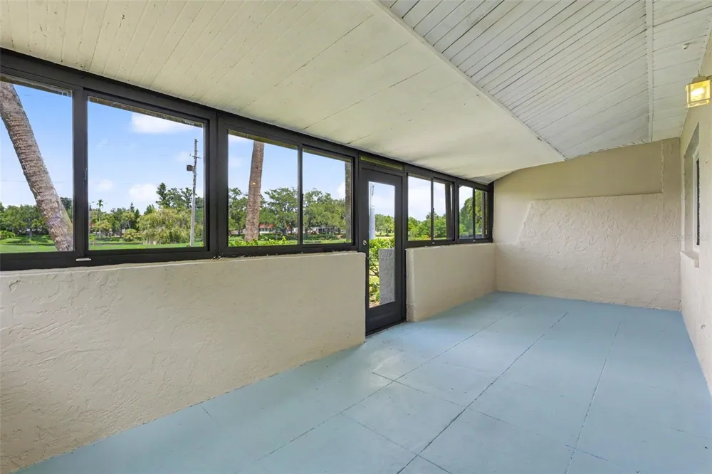 1502 16TH CIRCLE SE Largo, FL 33771