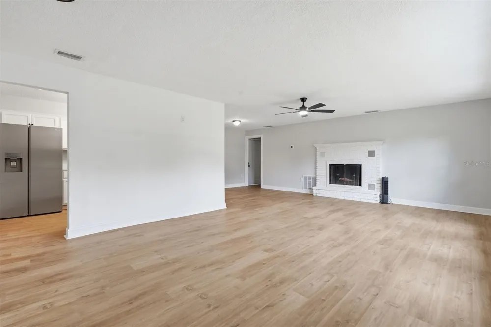 147 COLOMBA ROAD Debary, FL 32713
