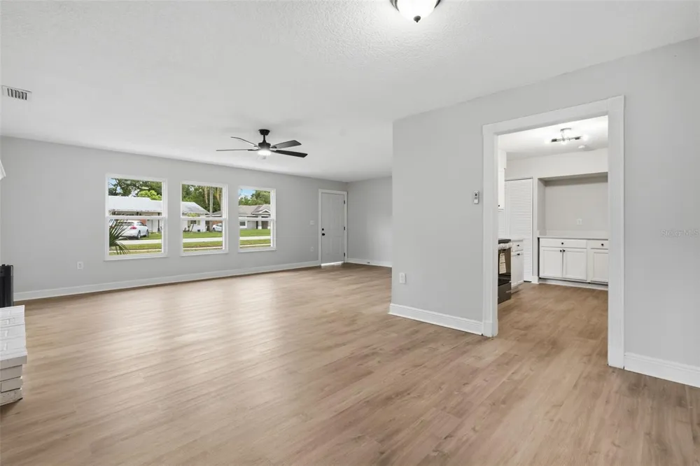 147 COLOMBA ROAD Debary, FL 32713