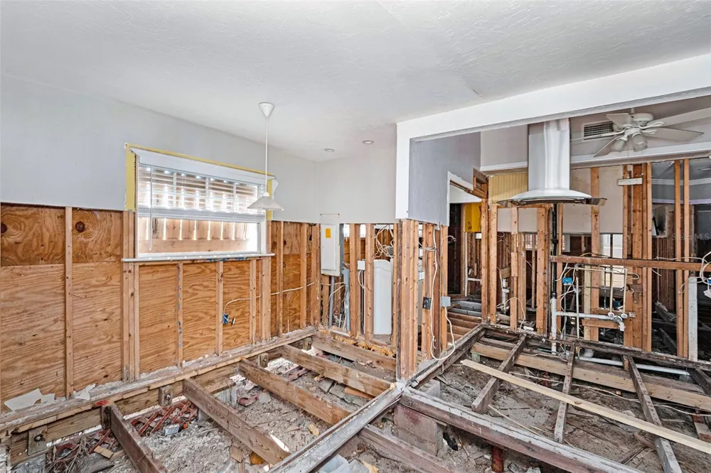 125 95TH AVENUE Treasure Island, FL 33706