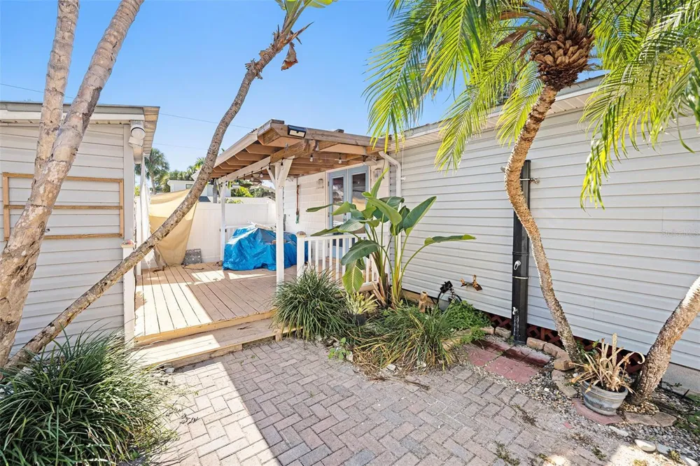 125 95TH AVENUE Treasure Island, FL 33706
