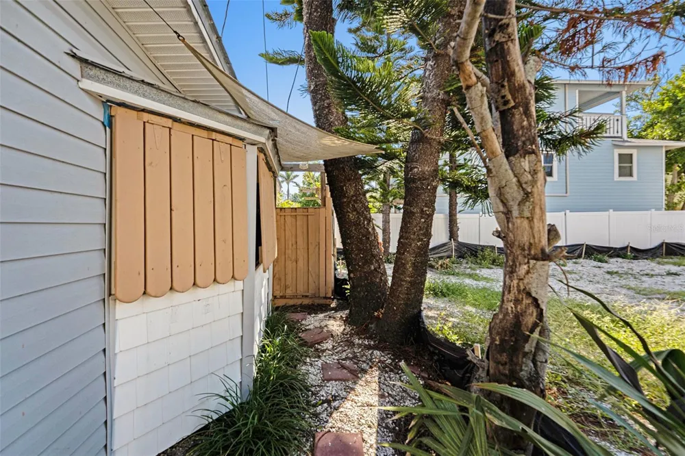125 95TH AVENUE Treasure Island, FL 33706