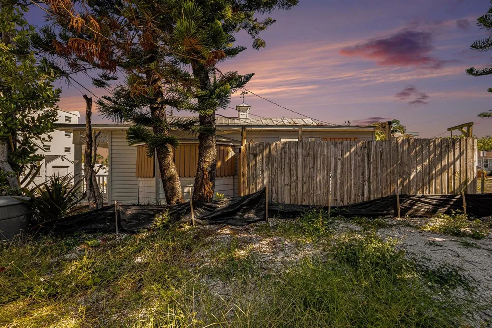 125 95TH AVENUE Treasure Island, FL 33706
