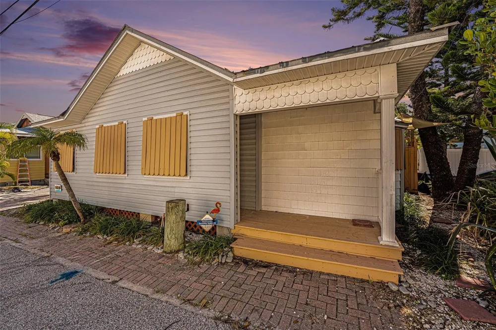 125 95TH AVENUE Treasure Island, FL 33706