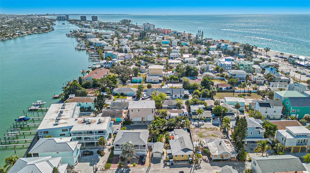 125 95TH AVENUE Treasure Island, FL 33706