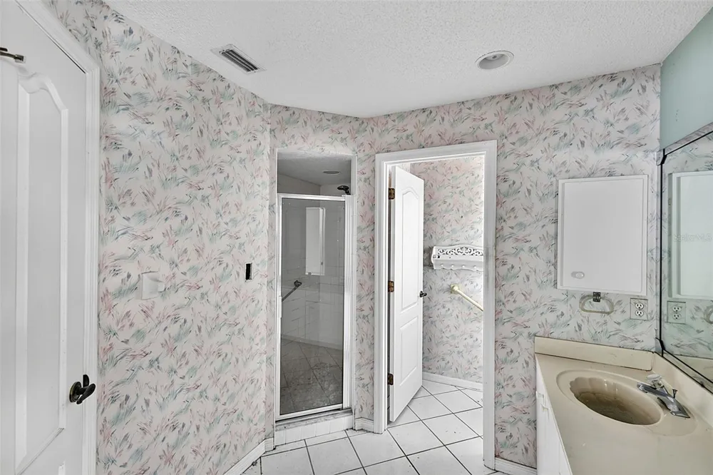 1803 ASHLEY DRIVE Venice, FL 34292