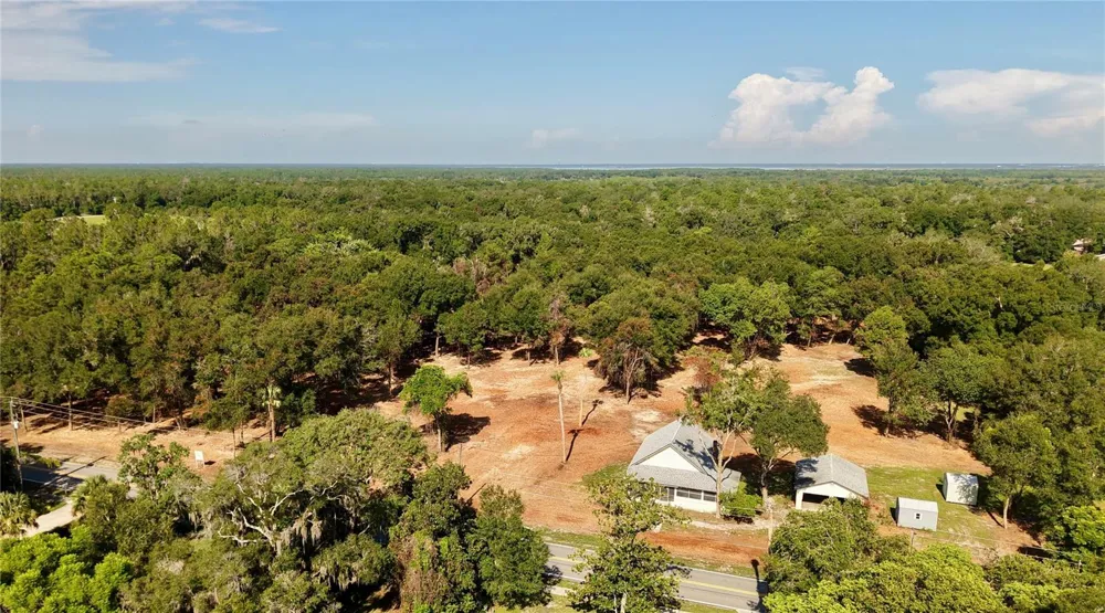 450 OLD GENEVA ROAD Geneva, FL 32732