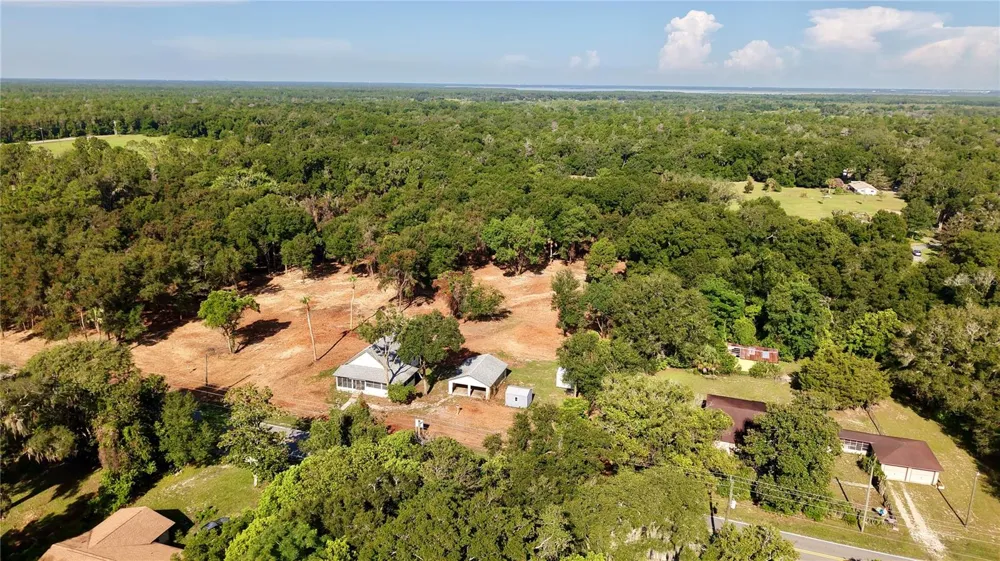 450 OLD GENEVA ROAD Geneva, FL 32732