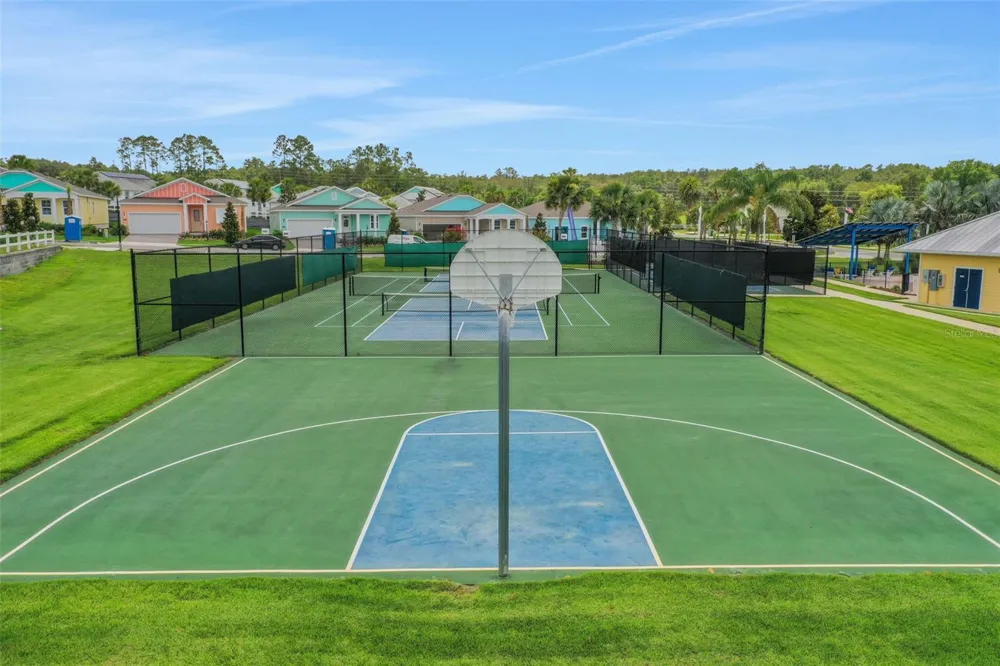 1026 FIESTA KEY CIRCLE Lady Lake, FL 32159