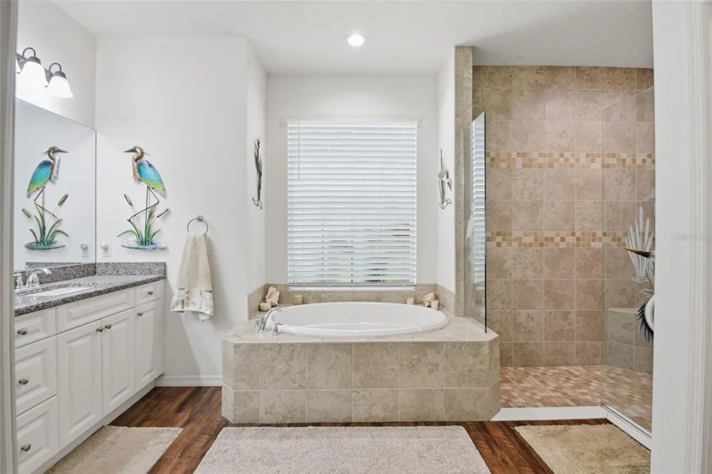 6416 18TH AVENUE E Bradenton, FL 34208