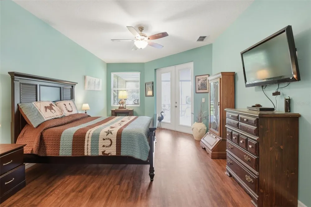 6416 18TH AVENUE E Bradenton, FL 34208