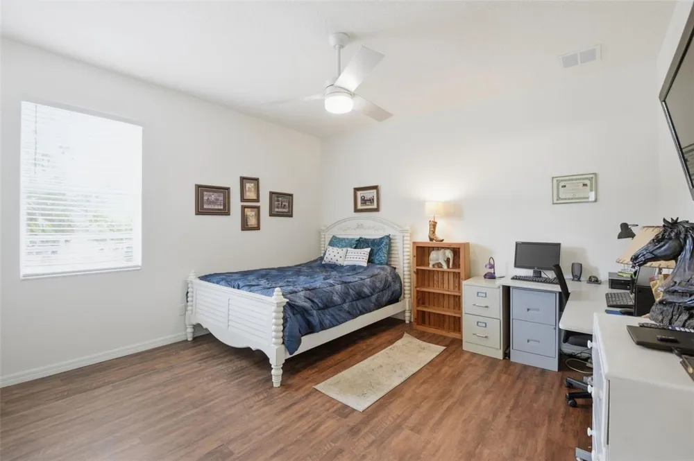 6416 18TH AVENUE E Bradenton, FL 34208