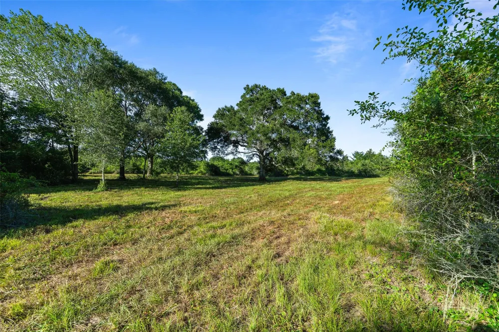 7462 County Road 284 Edna, TX 77957
