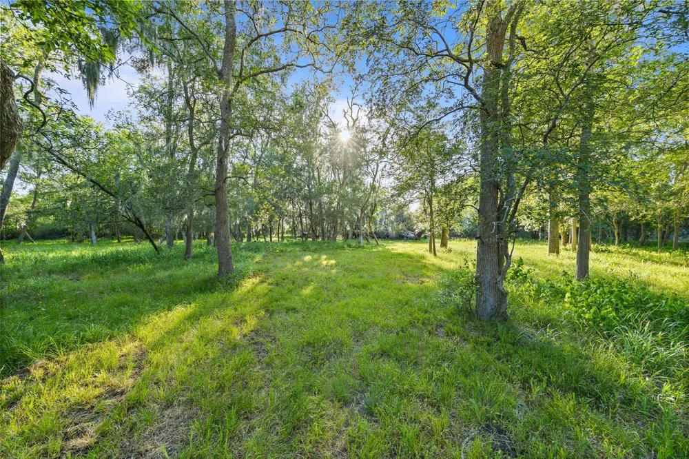 7462 County Road 284 Edna, TX 77957