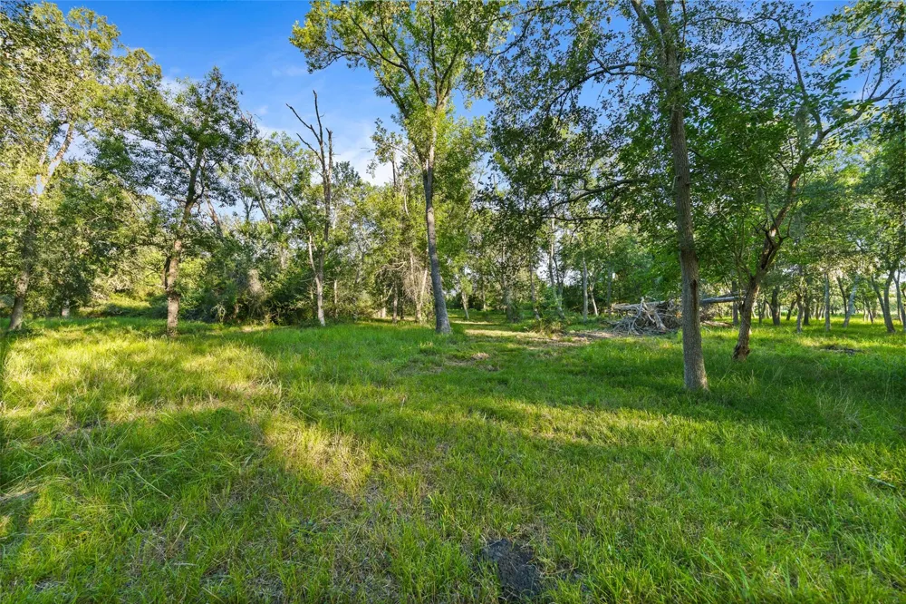 7462 County Road 284 Edna, TX 77957