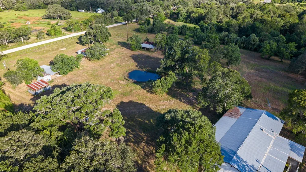 7462 County Road 284 Edna, TX 77957