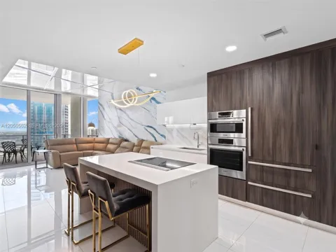 851 NE 1st Ave #3000