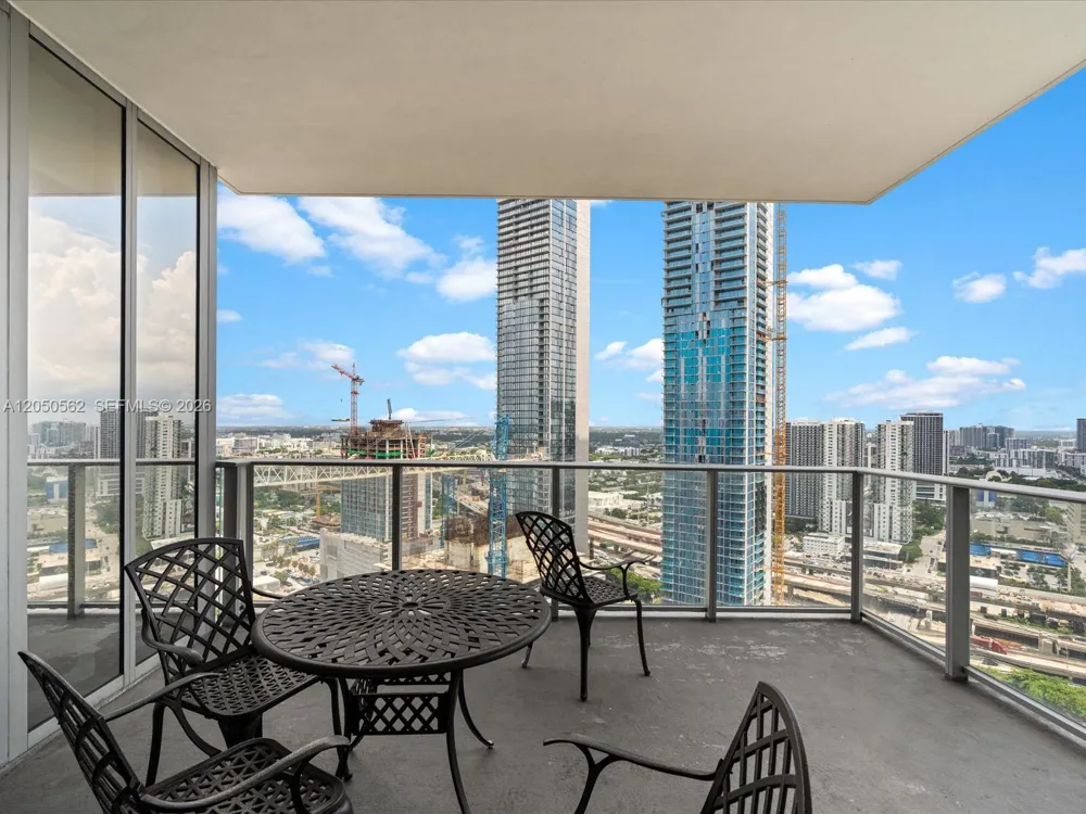 851 NE 1st Ave #3000 Miami, FL 33132
