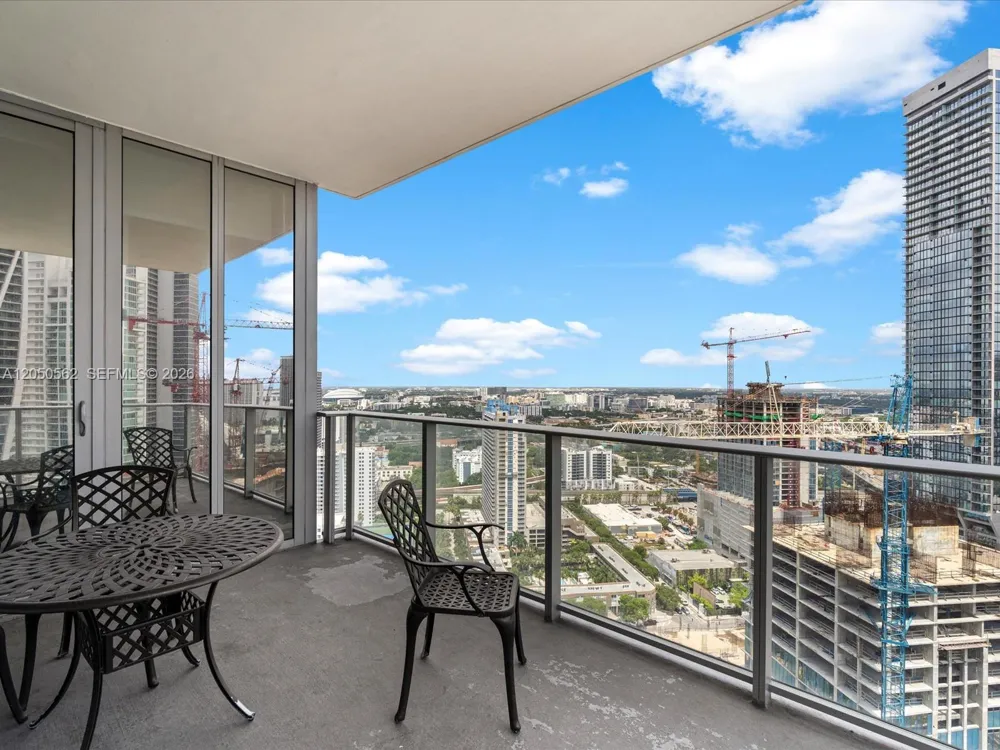 851 NE 1st Ave #3000 Miami, FL 33132