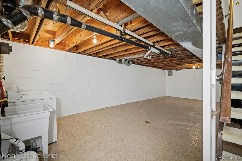 2579 Kingstowne Drive Commerce Charter Township, MI 48390