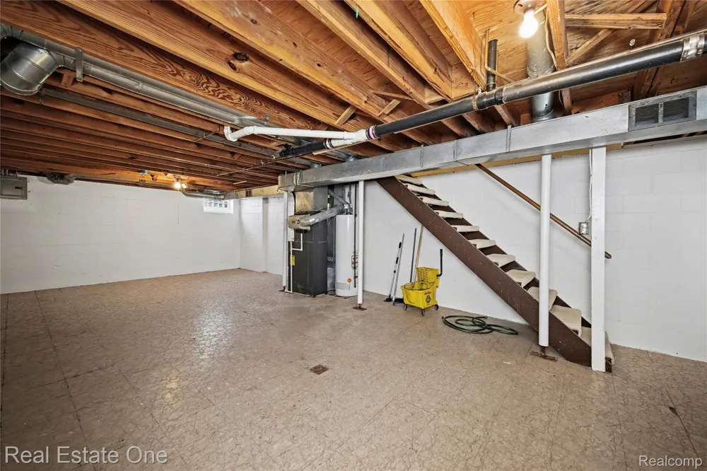 2579 Kingstowne Drive Commerce Charter Township, MI 48390