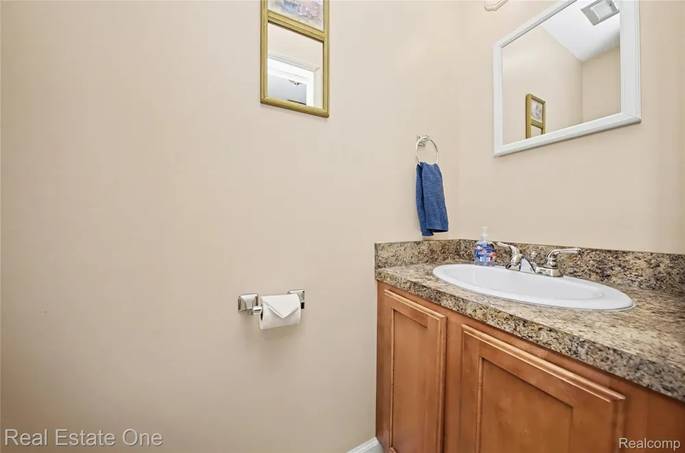 2579 Kingstowne Drive Commerce Charter Township, MI 48390