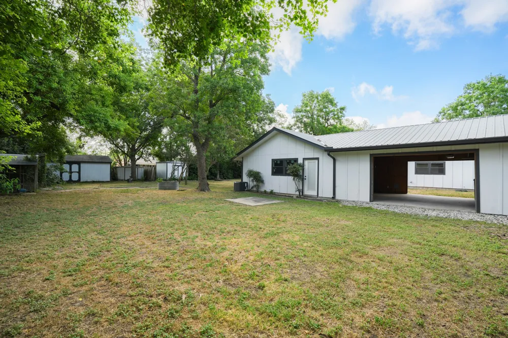 413 Sun Bonnet Drive Buda, TX 78610
