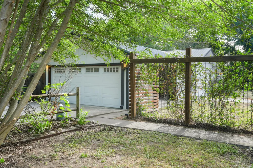413 Sun Bonnet Drive Buda, TX 78610