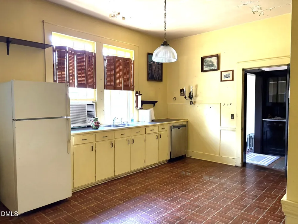219 S Lamar Street Roxboro, NC 27573